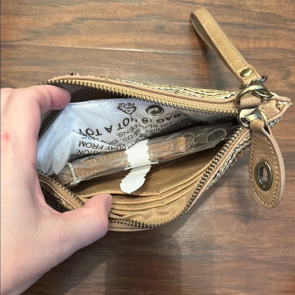 NWT Joy Susan Tan and Black Chevron Clutch - Picture 5 of 7